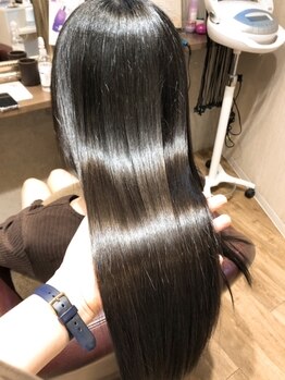 ルーチェ ヘアー ヒーリング(Luce hair healing)の写真/日本人の髪にあわせて開発されたAujuaトリートメント。年齢とともに変化する髪質にも丁寧にご対応します。