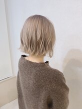 フランチェスカドットボブ(francesca.bob) ミルクティベージュ×外ハネミディアムボブ＠francesca._gota