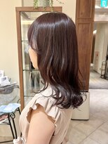 ビュートリアム265(BEAUTRIUM 265)&nbsp;イルミナカラー ピンクカラー 顔周りレイヤー セミディ 艶髪ヘア