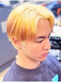 20代30代メンズショートマッシュハイトーンカラーセンターパート