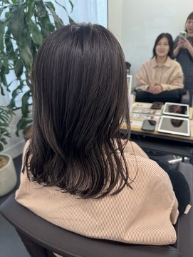 シア(sia) 大人のツヤ感グレージュの中にも隠し味でよりまろやか◎