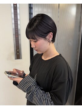 エイチ(H) 外ハネボブ前下がりボブレイヤーボブミルクティーグレージュ髪型