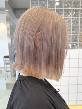 サンクプロジェクト(cinq PROJECT) ハイトーン切りっぱなしショートボブミルクティーピンクベージュ