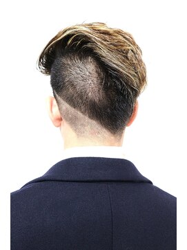 リンダ(LINDA) 【LINDA yukari】サイドパート×アップバング×刈り上げ