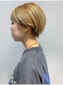 short(マッシュショート、ブロンド、ベージュ)