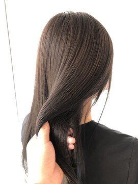 ネイヴィル(navile) グレージュ×しなやかに動くカット◎