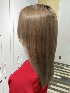 サラジュ 梅田店(SARAJU) saraju ニシカワ　透明感ベージュ