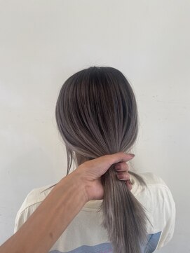 リー 枚方(Lee) くくっても可愛いバレイヤージュ