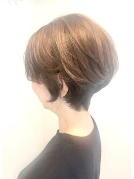 アナログノイ(analog noi) 60代女性丸みボブ