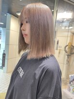 ヘアーアンドメイク ビス(HAIR&MAKE bis)&nbsp;ブリーチ2回で作るシルバーカラー【立川/加藤沙久楽】