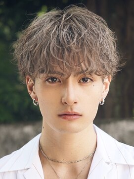 フィフス 天神大名(fifth) 天神大名メンズパーマフェザーパーマセンターパートガイルヘア