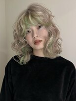 イェッカ パビル(YECCA pabil)&nbsp;ブロンドとミントグリーンのデザインカラー（ブリーチ２回）