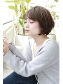 小顔ヘアおしゃれ丸みショート