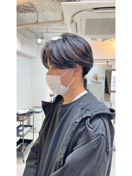 フェイヴィーズ(FavyS) センターパートのニュアンスパーマ メンズパーマ