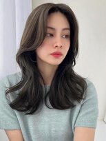 ソヨン 金山店(SOYON)&nbsp;波巻き/小顔/似合わせカット/フェミニンロング/黒髪/ネビージュ