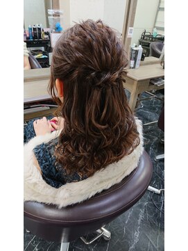 エヌエービー 池袋店(N.A.B.) ハーフアップ