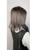 逆バレイヤージュグレージュカラー ストレートミディ
