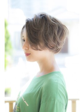 ミエル ヘア 新宿(miel hair) 〈mielhair新宿〉かきあげ前髪　大人ショート　イルミナ