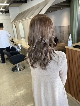 エイトオロク 那覇小禄店(EIGHT oroku) 【EIGHT 小禄店】美髪　ハイライト