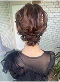 アップスタイル　シニヨン　金箔　お呼ばれヘア　ヘアセット