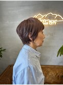 柔らかいピンクショートヘア