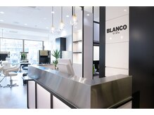 ブランコトレス 烏山店(BLANCO tres)の雰囲気（サロン入口）