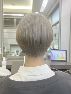 アルテヘアー(arte HAIR) 【arteHAIR】透明感シルバーグレージュのハンサムショート
