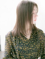 ルティア(Lutia)&nbsp;ナチュラルストレート　柔らかアッシュベージュ