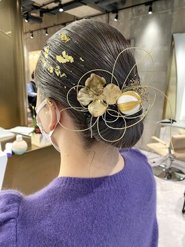 ヨーク(yoke) 金箔×水引きシニヨン/成人式ヘア