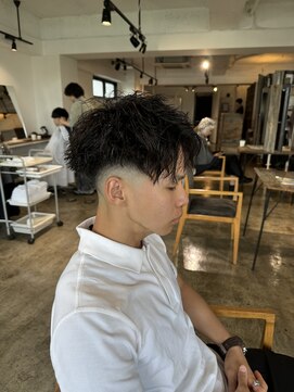 ザ オーダー(THE ORDER) スキンフェードツイストスパイラルパーマスパイキーショート