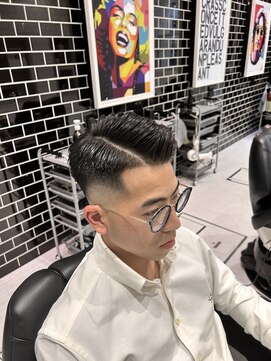 リョウ(RYO) 7:3スキンフェード