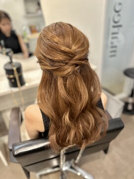 マーリー(marlee) ハーフアップアレンジ