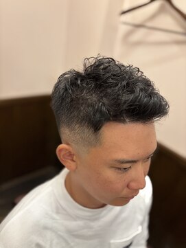 ヒロギンザバーバーショップ 新宿店(HIRO GINZA BARBER SHOP) スキンフェード×ゆるパーマ