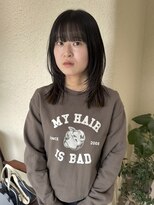 キュー(que) 顔周りレイヤー ミディアムウルフ