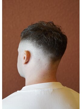 ダウバーバーショップ 銀座(DAU BARBER SHOP) ミドルスキンフェード