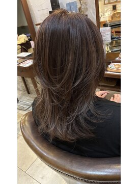 ヴィアンカ(Vianca) レイヤースタイル×ラベンダーグレージュ