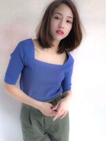 ラヴィ(Lavie)&nbsp;ミディアムレイヤーハッシュカットオリーブグレーココアベージュ