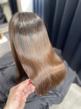 イリス 高槻店 プレミアム髪質改善縮毛矯正【高槻　縮毛矯正】