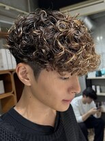 フィフス(fifth)&nbsp;原宿ラウンドマッシュヘアスペインカールツーブロック茶髪fifth