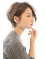 ３０代・４０代に人気シルエットの綺麗なショートスタイル