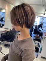 津賀雅也　大人丸みショート