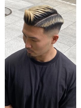 ドルクス 日本橋(Dorcus) ハイトーンスキンフェード　外国人風バーバーカット