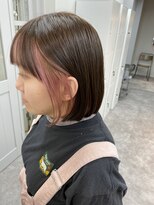 ぱつっとボブ×インナーピンクカラー