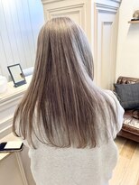 ロマリア(Lomalia)&nbsp;【Lomalia表参道/原宿】グレーベージュ/ケアブリーチ/ケアカラー