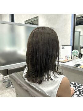 キートス(Kiitos) 【透明感オリーブグレージュ】トウマ