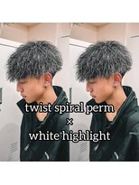 ルースト 渋谷店(ROOST)&nbsp;マッシュ×ホワイトハイライト×ツイストスパイラルパーマ