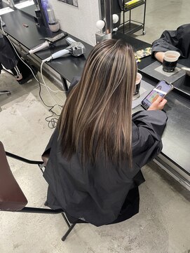 キング 高槻(K!ng) 縮毛矯正髪質改善ハイライトレイヤーカット高槻美容室エクステ