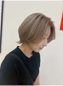 ハイトーンダブルカラー透明感ホワイトブロンドレイヤーボブ