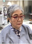 グレーショートパーマスタイル