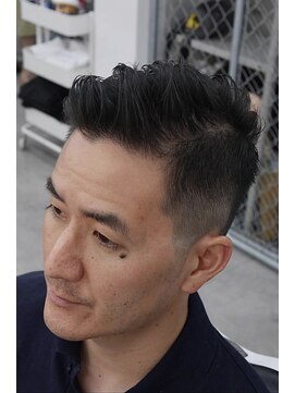 チルチェア 吉祥寺店(CHILL CHAIR) フェードカット×アップバングショート<理容室> <吉祥寺>